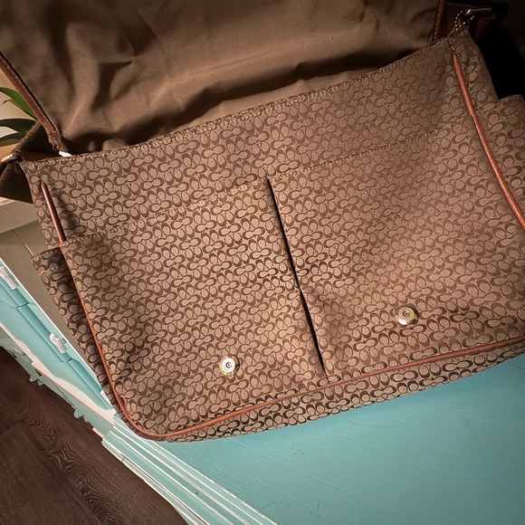 Coach Brown Classic Messenger Bag - Picture 3 of 5